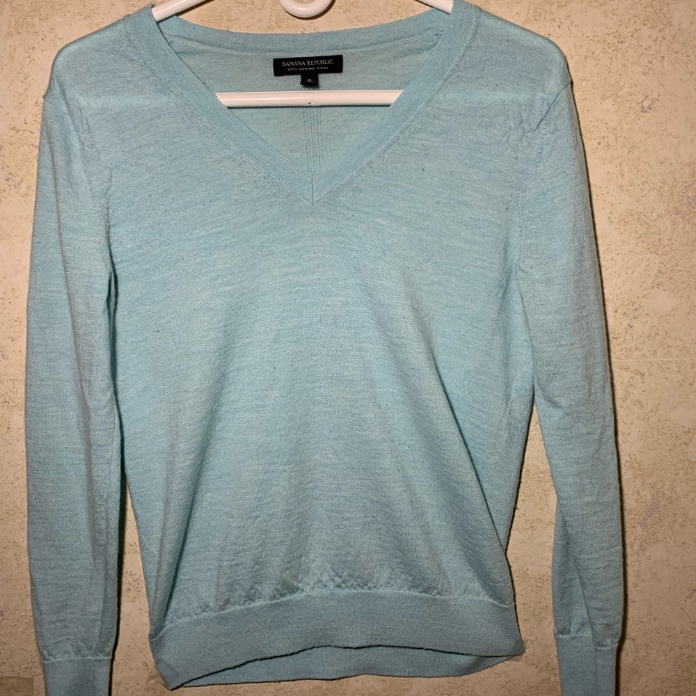 🌈Banana republics v-neck thin sweater